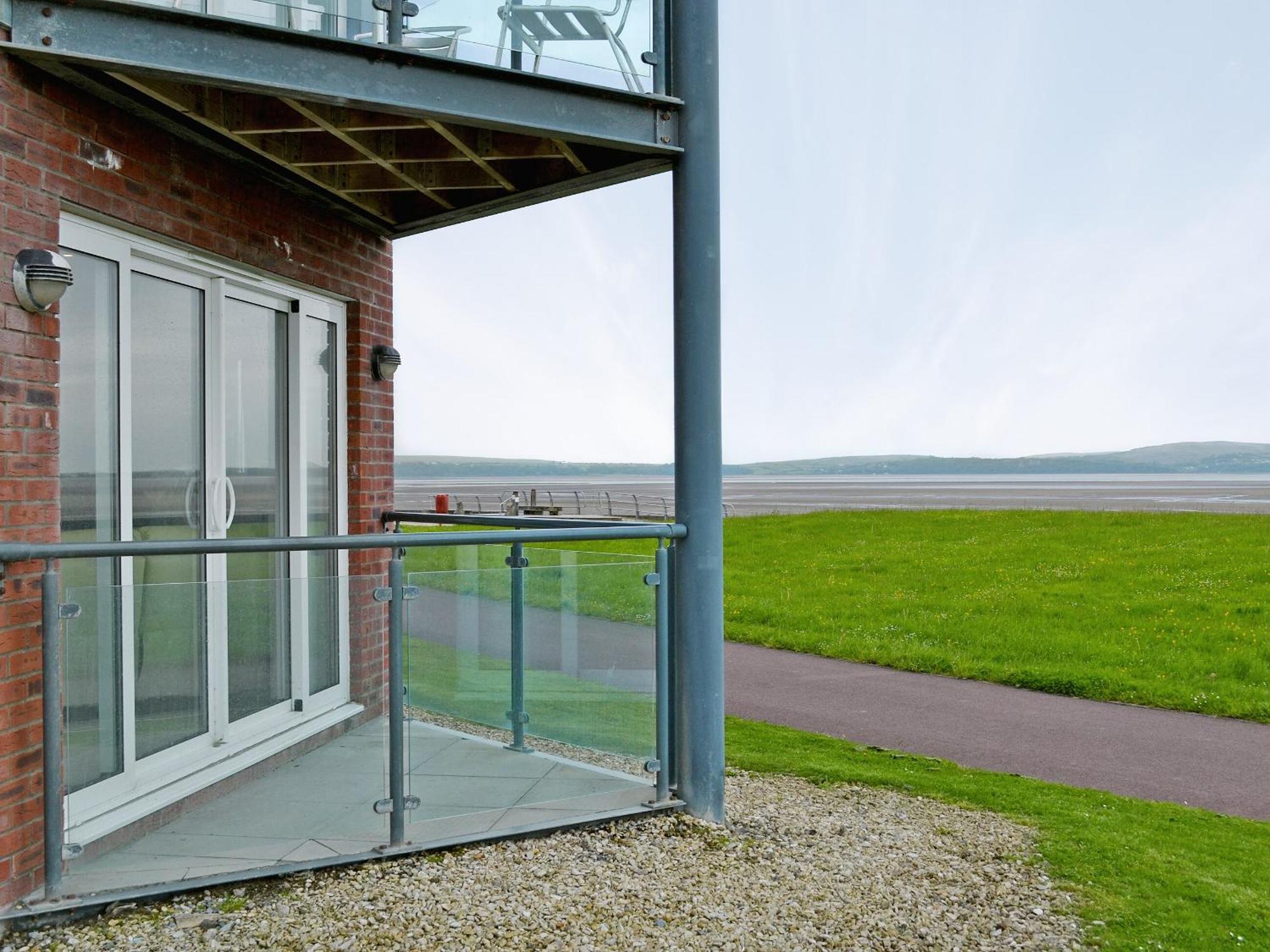 Villa Waters Edge Llanelli Exterior foto